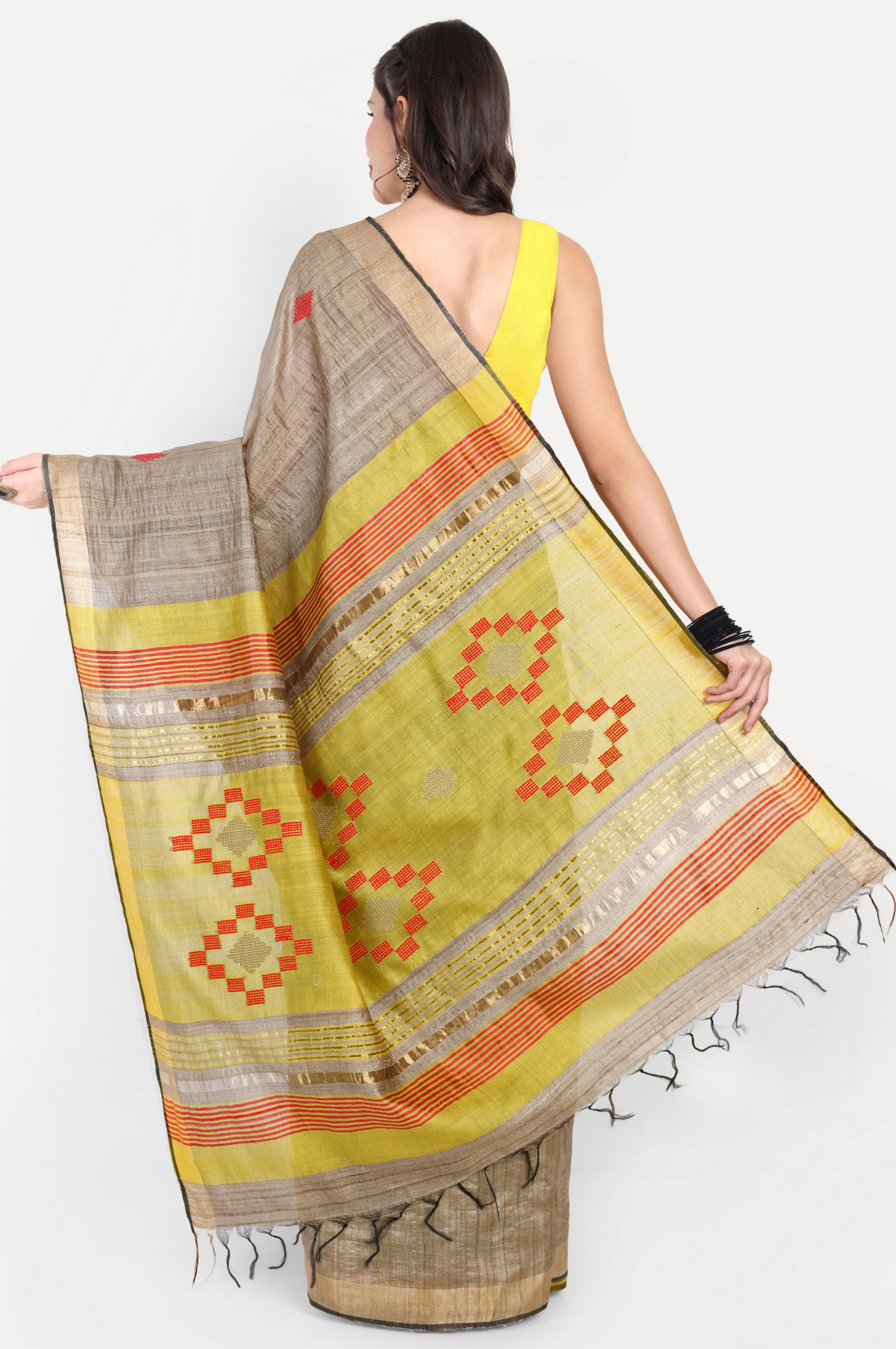 BEIGE TUSSAR SILK SAREE