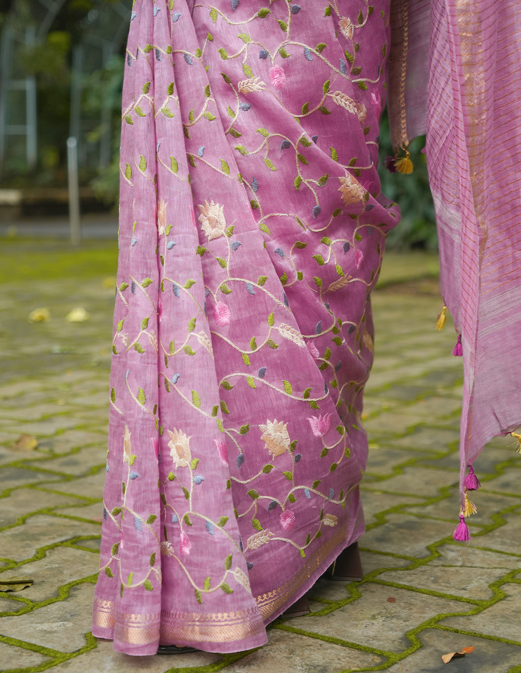 DUSTY PINK FLORAL LINEN SAREE