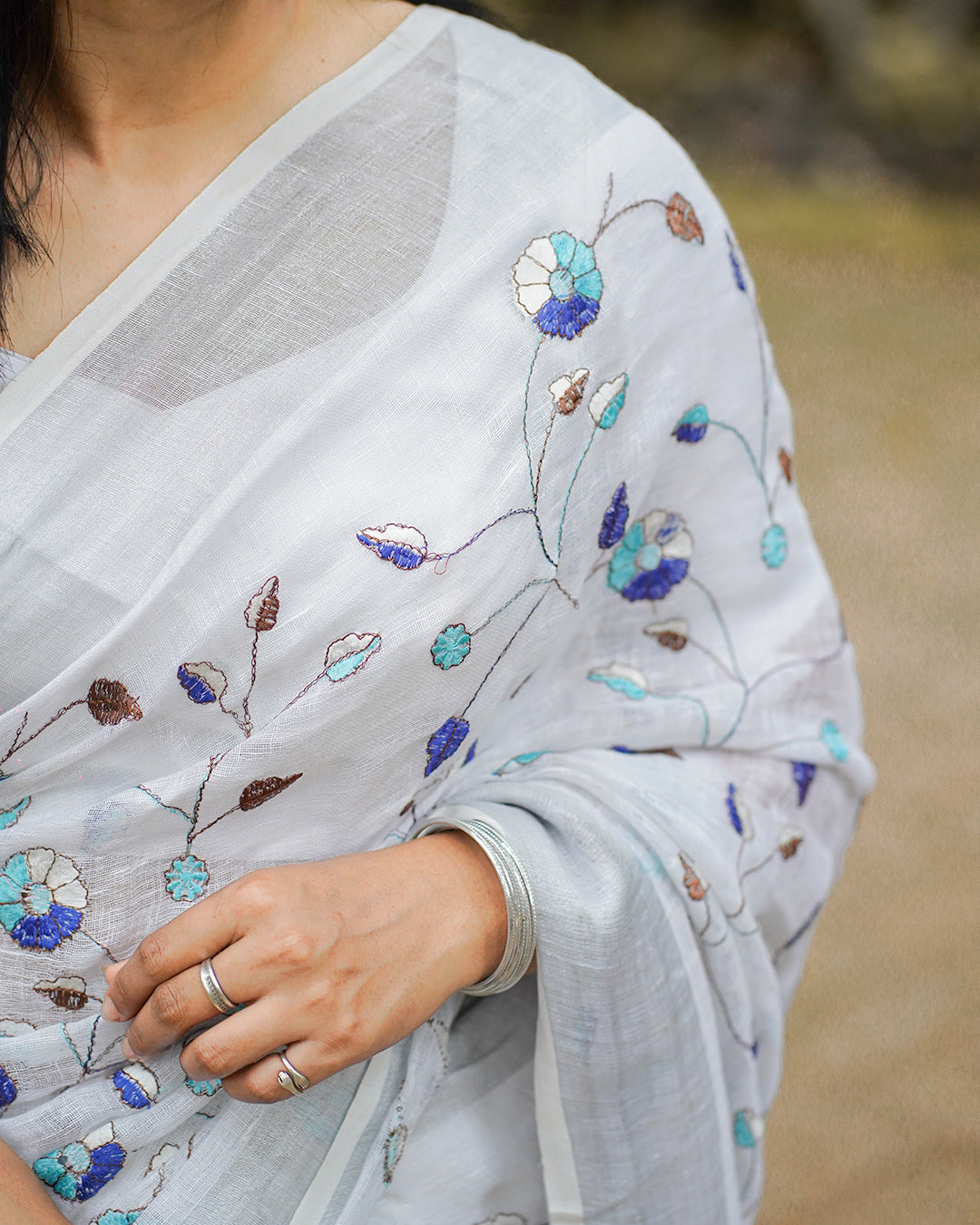 SILVER MIST GREY EMBROIDERED LINEN SAREE