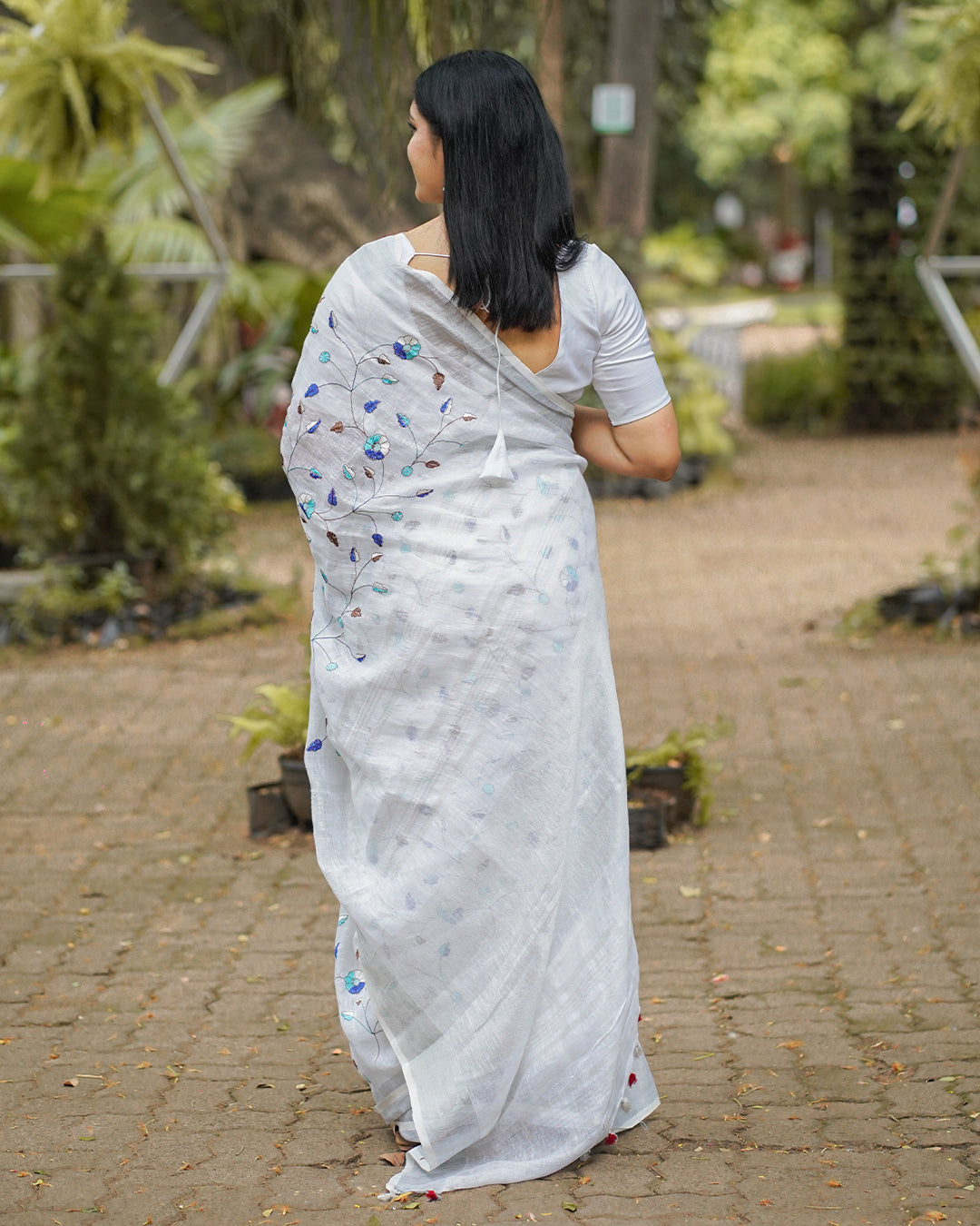 SILVER MIST GREY EMBROIDERED LINEN SAREE