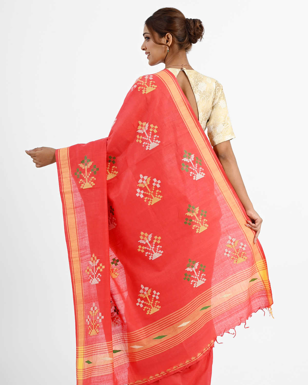 RED COTTON SAREE WITH BAWAN BUTA PALLU