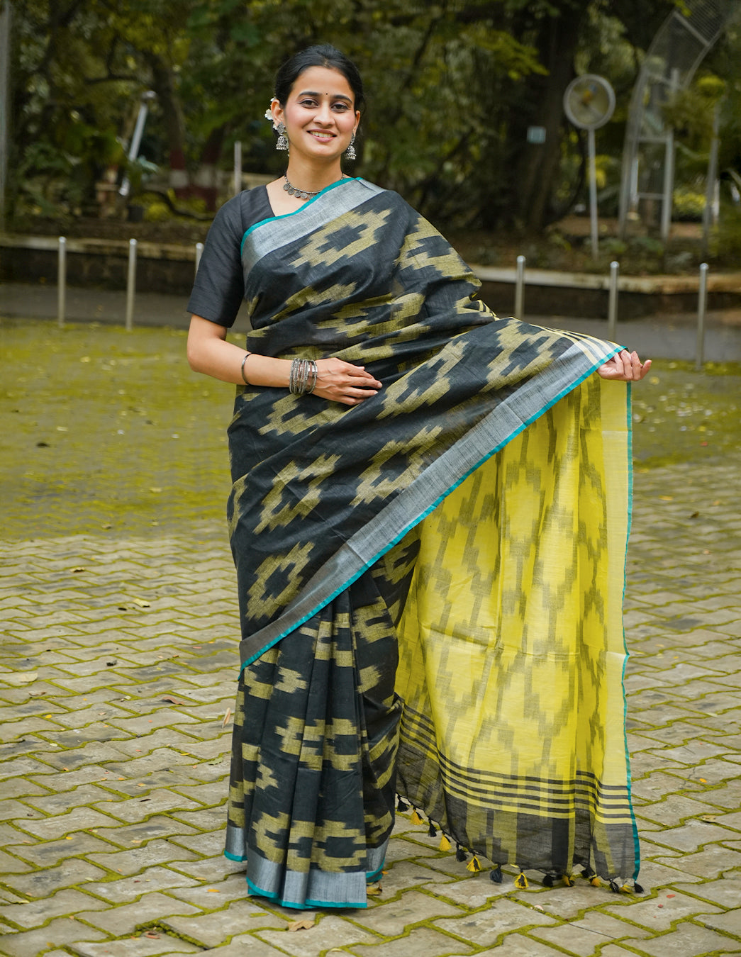BLACK & YELLOW HANDWOVEN COTTON IKAT SAREE