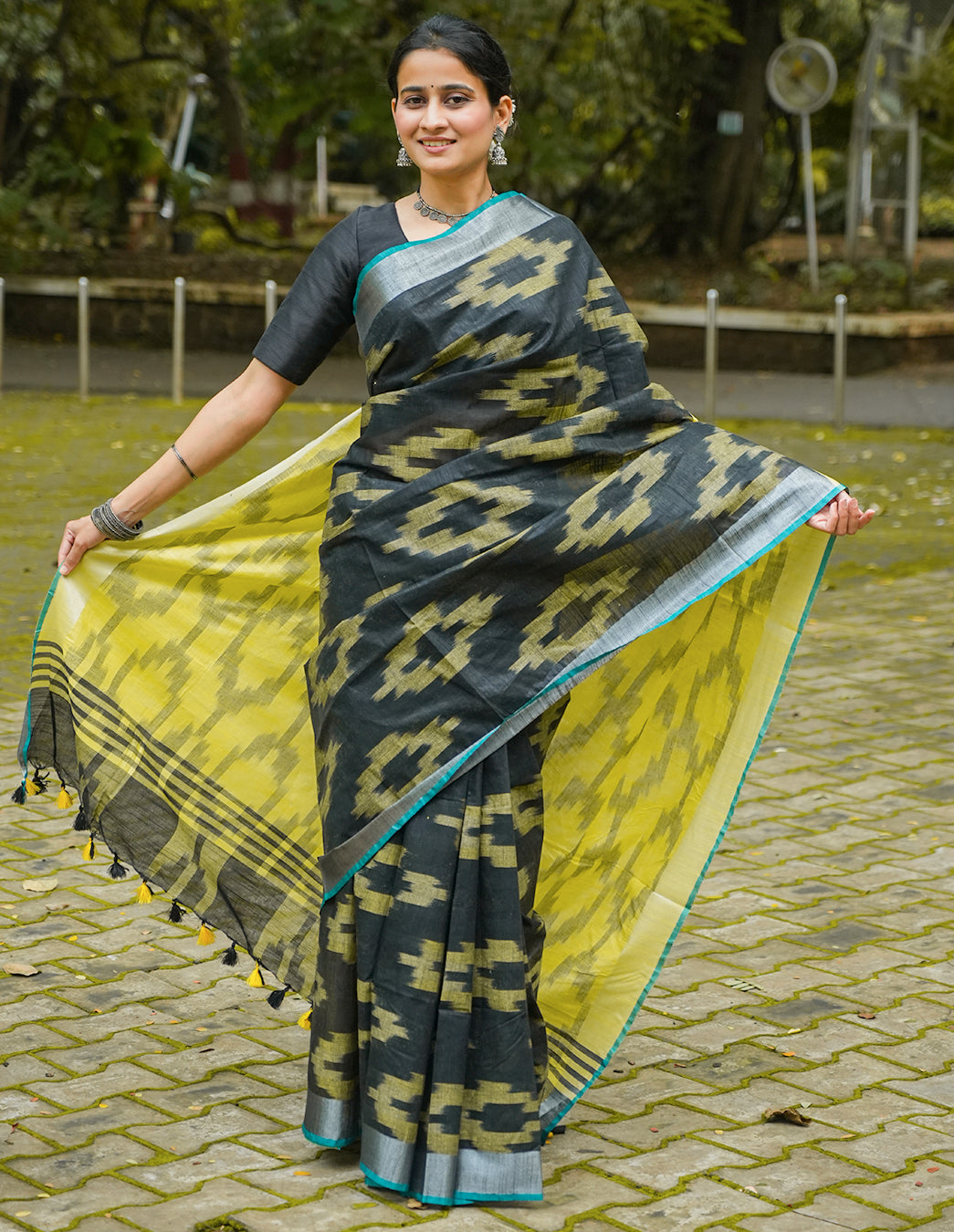 BLACK & YELLOW HANDWOVEN COTTON IKAT SAREE
