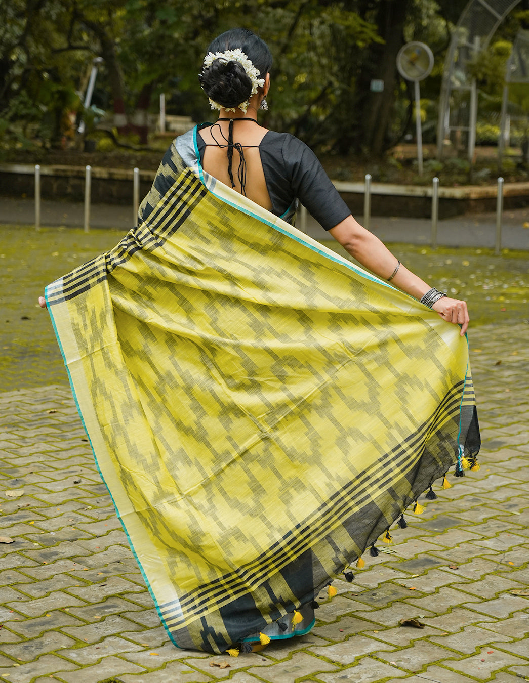 BLACK & YELLOW HANDWOVEN COTTON IKAT SAREE