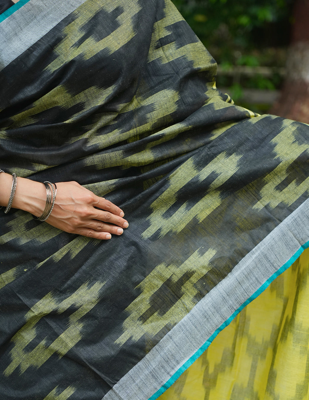BLACK & YELLOW HANDWOVEN COTTON IKAT SAREE