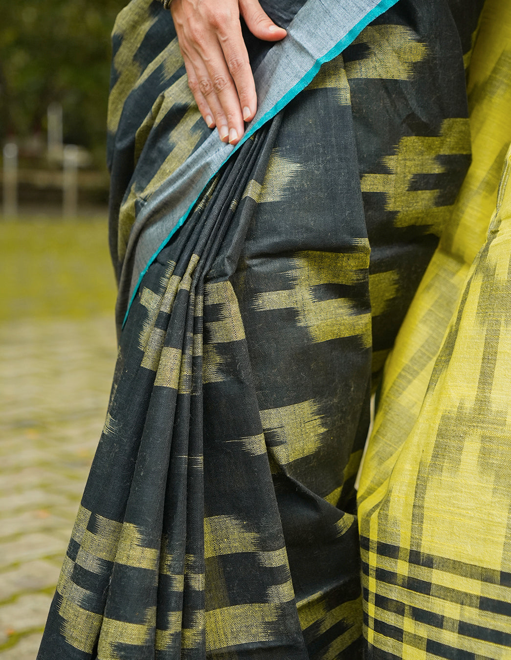 BLACK & YELLOW HANDWOVEN COTTON IKAT SAREE