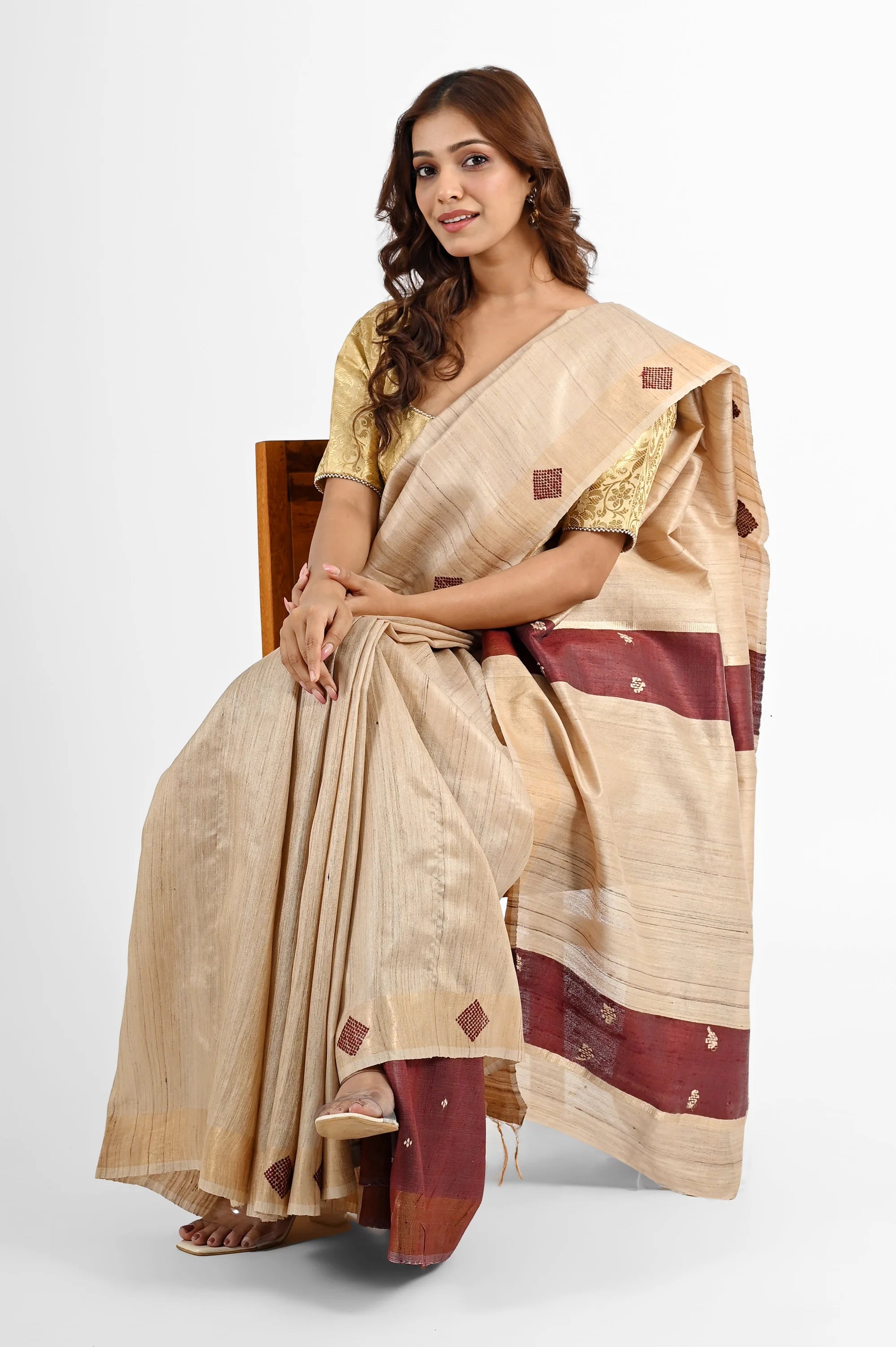 BEIGE TUSSAR SILK SAREE WITH GEOMETRIC PALLU - Hand - woven