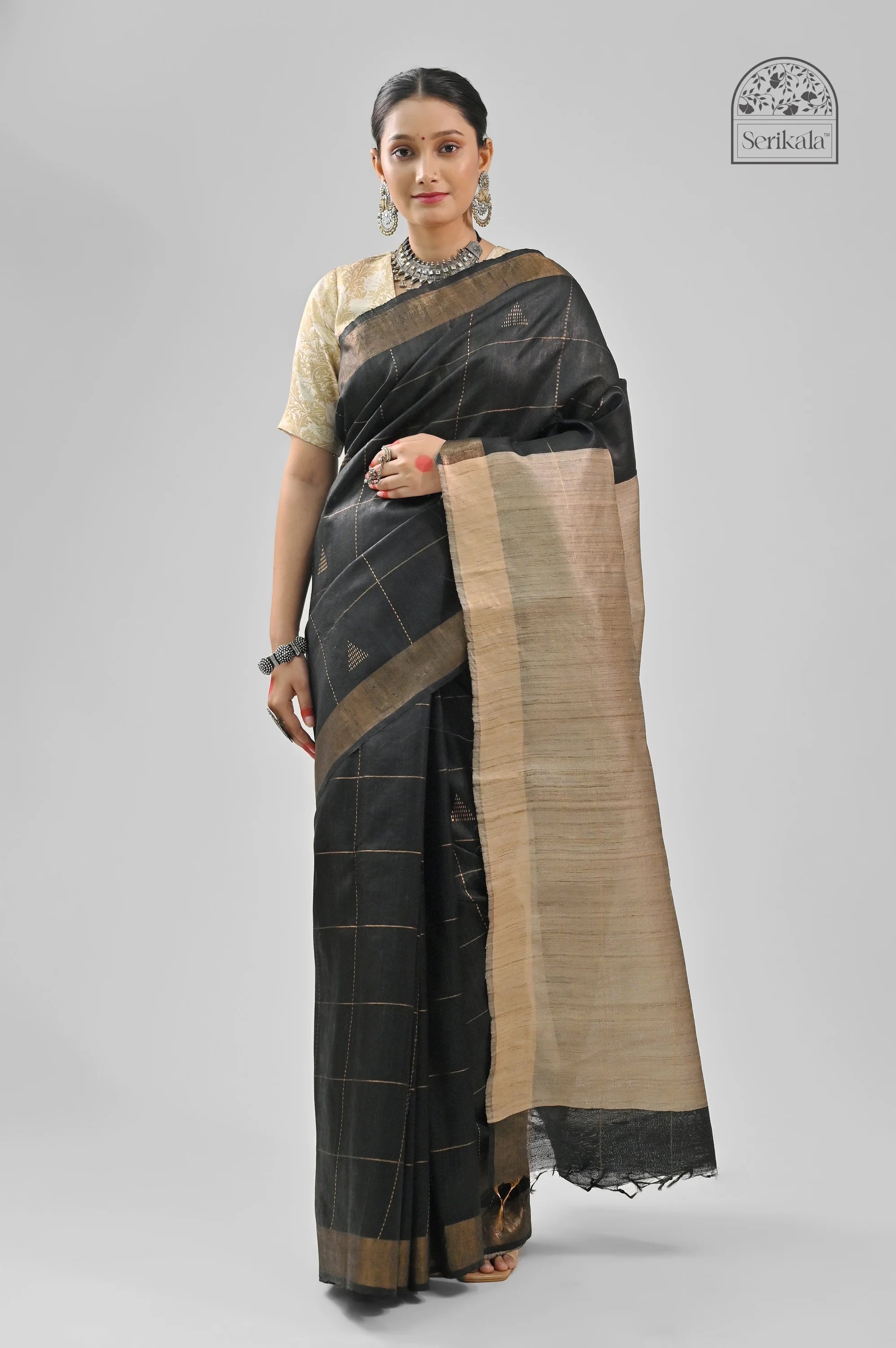 BLACK DUPION SILK SAREE WITH BEIGE PALLU - Hand - woven