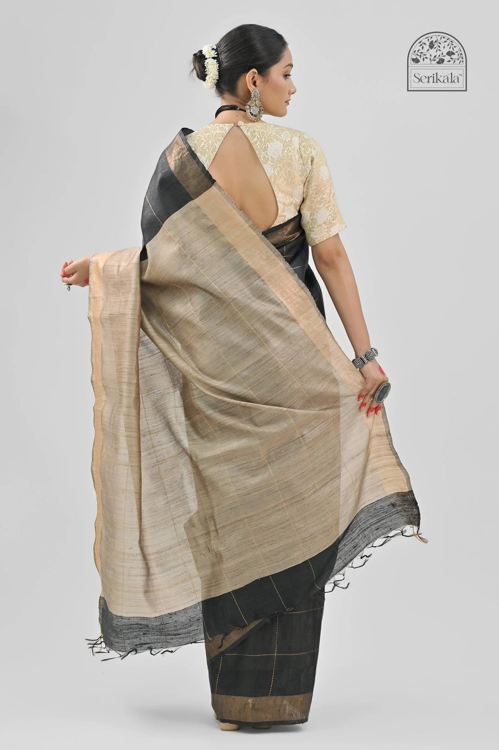 BLACK DUPION SILK SAREE WITH BEIGE PALLU - Hand - woven
