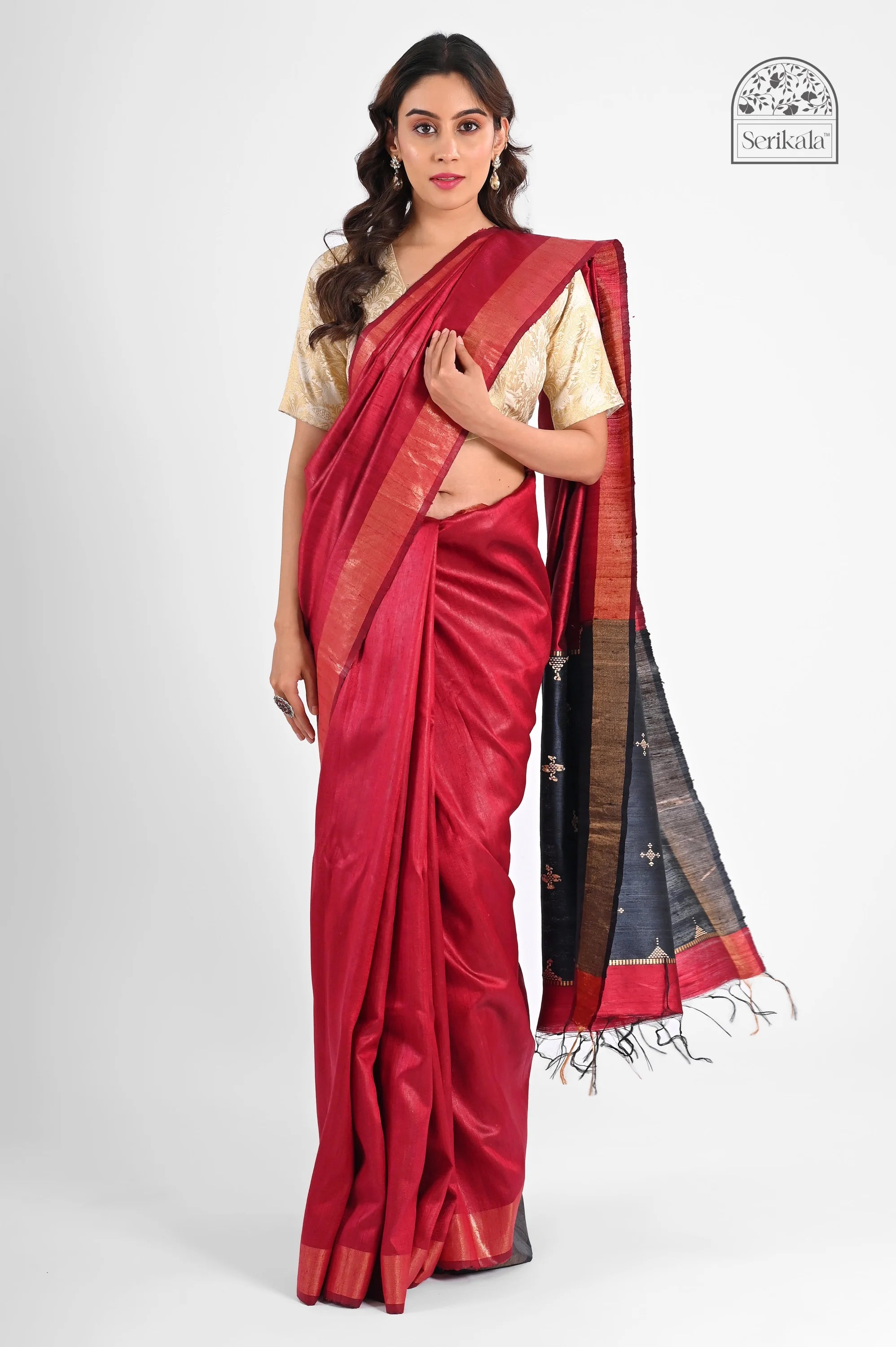 MAROON DUPION SILK SAREE WITH BLACK PALLU - Hand - woven