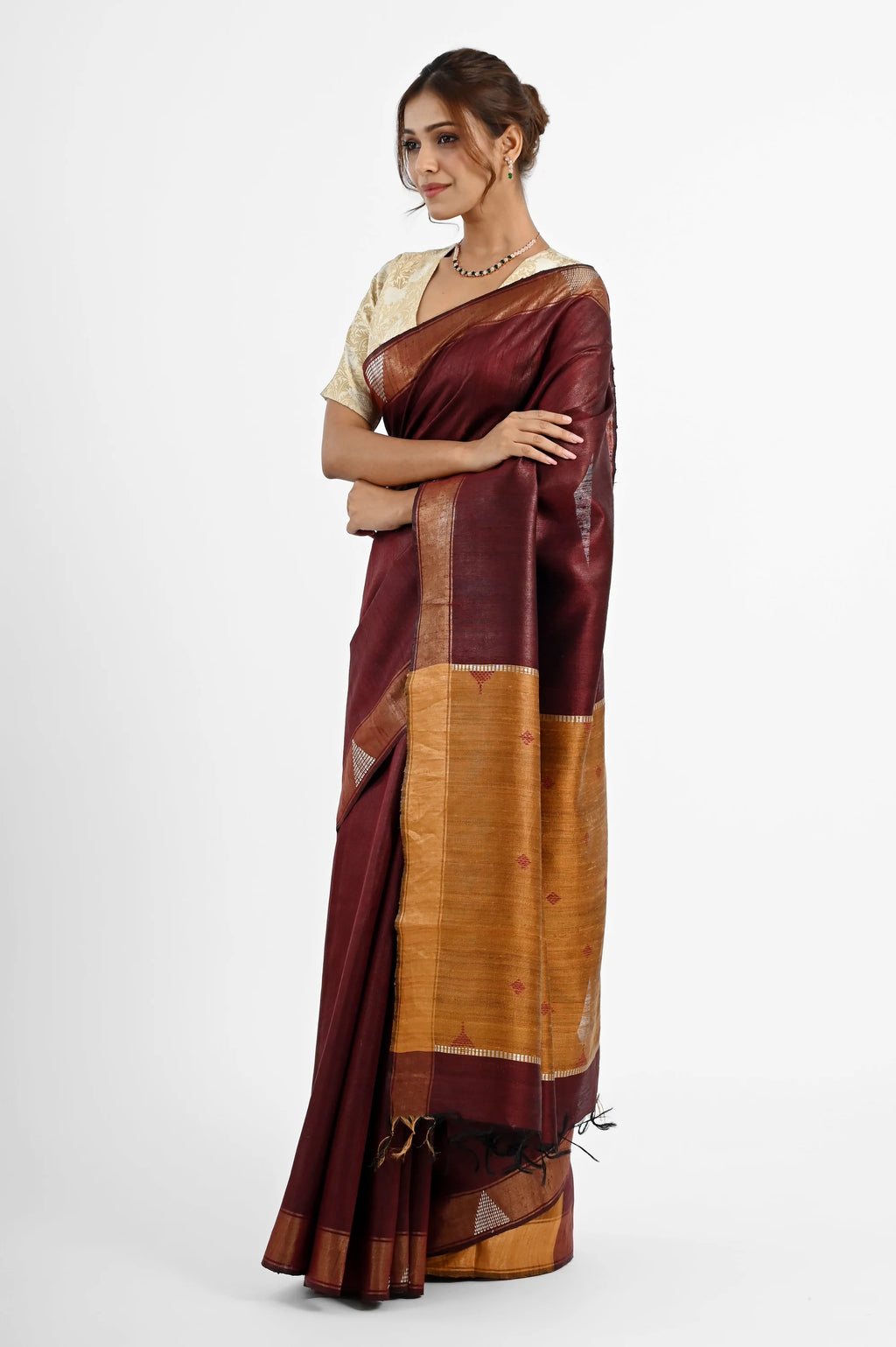 MAROON DUPION SILK SAREE WITH GOLDEN PALLU - Hand - woven