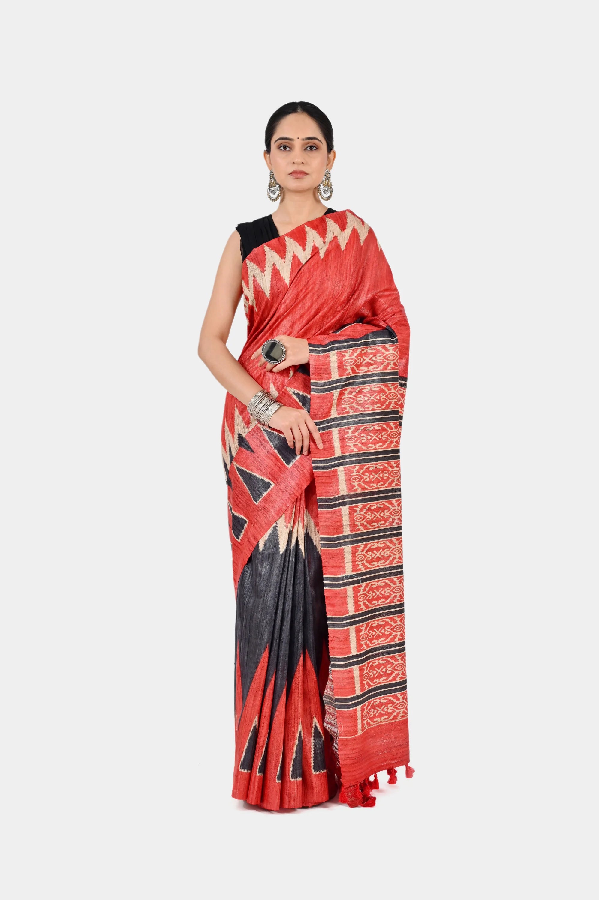 RED BLACK HANDLOOM SAREE - Hand - woven