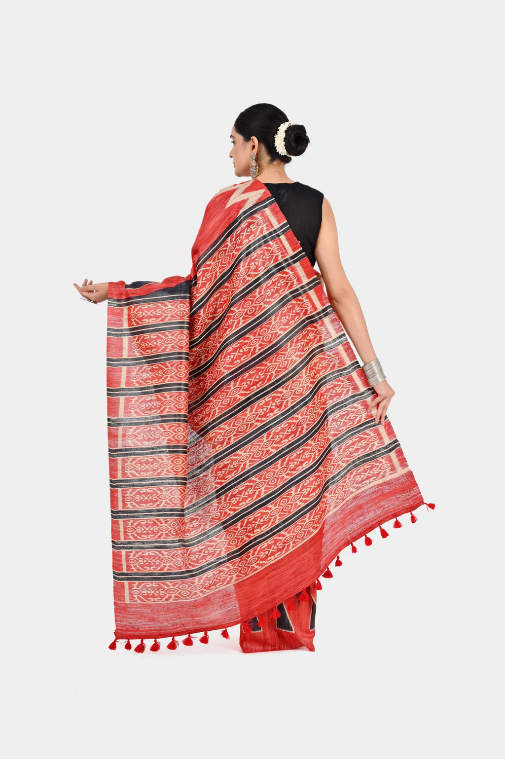 RED BLACK HANDLOOM SAREE - Hand - woven